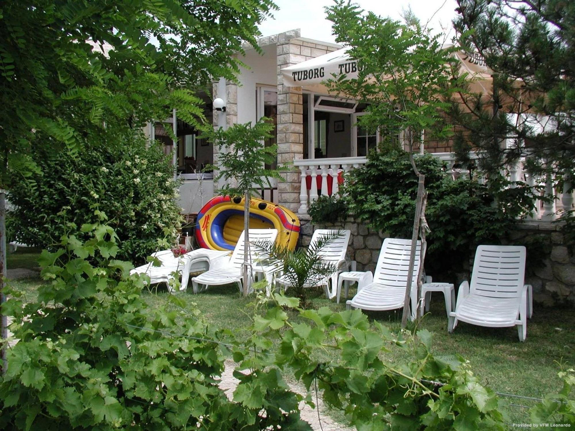 Tonino Apartments Паг Екстер'єр фото